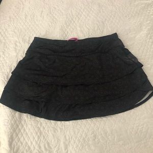 Athleta running ruffled skirt size large